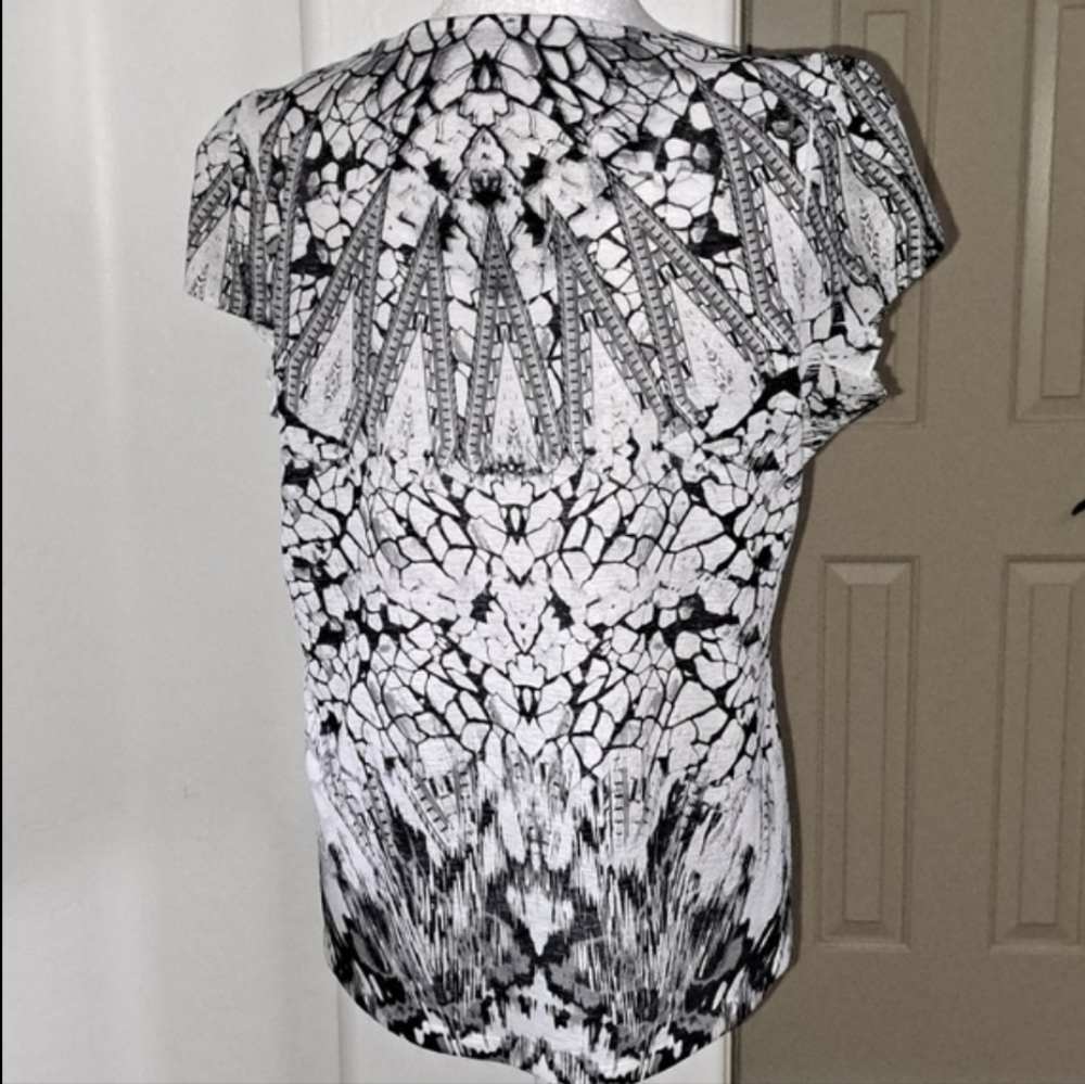 Apt. 9 Black and White Patterned Short Sleeve Top Size XLP - Picture 3 of 14